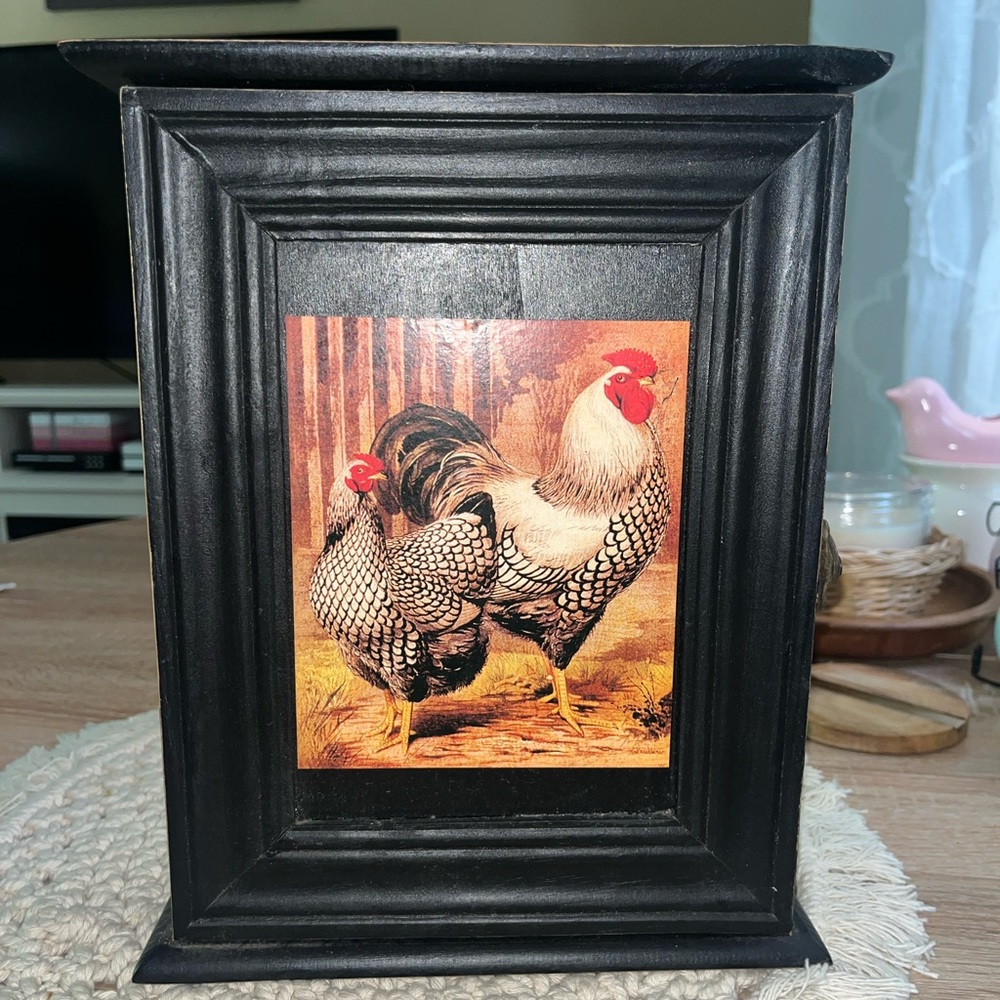 Vintage Rooster/Chicken Coop Key Holder Black